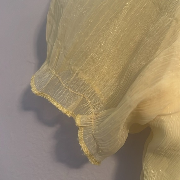 🟡J2 JK 2 blouse size M butter yellow top. Made on Hong Kong 100% cotton - Picture 5 of 10